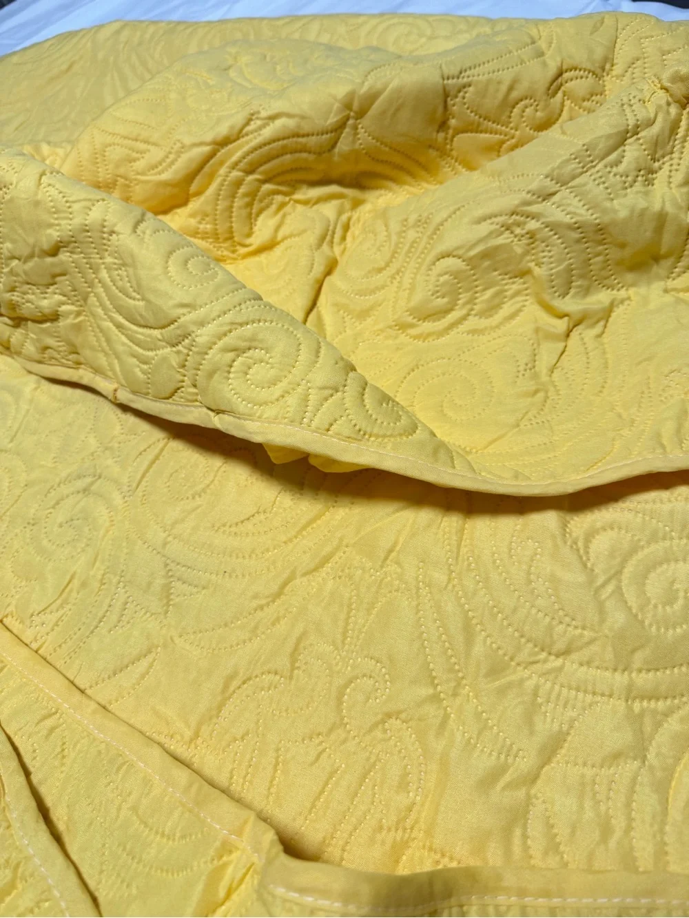 Twin Size Bright Quilt Set Bright Yellow